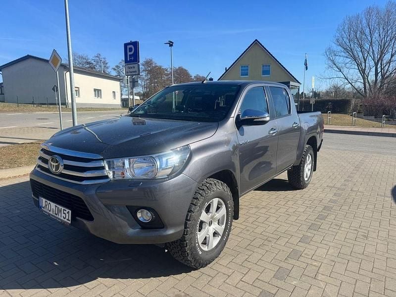 Gebraucht Toyota HiLux Comfort 150 PS (110 kW) 2017 Grau Abholung