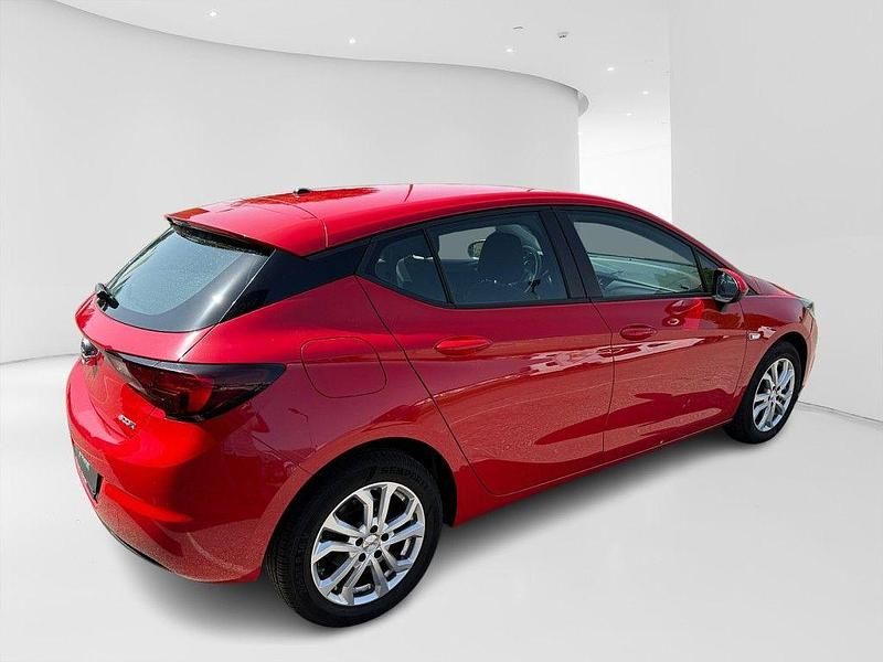 Gebraucht Opel Astra Edition 105 PS (77 kW) 2016 Rot Limousine