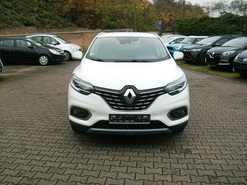 Weiß Gebraucht 2021 Renault Kadjar Intens SUV | 13.999 € (Guter Preis) - Bild 1/4