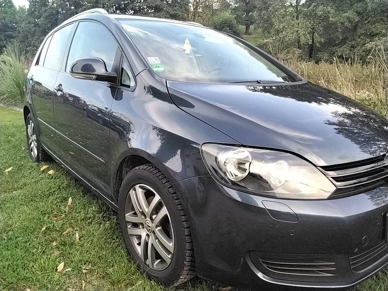 Blau Gebraucht 2010 VW Golf Plus Cross Van / Kleinbus | 7.298 € (Etwas zu teuer) - Bild 1/4