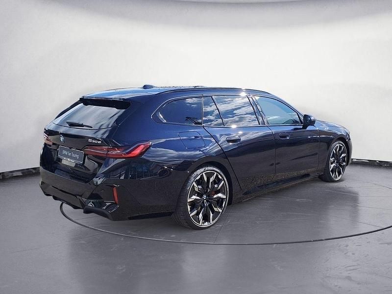Nowe BMW 530e Performance 299 KM (219 kW) 2026 Czarny Kombi