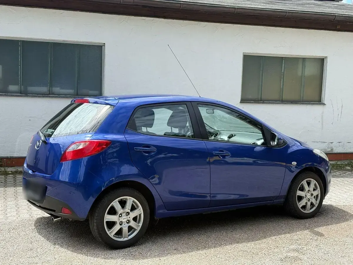 Gebraucht Mazda 2 Independence 86 PS (63 kW) 2009 Blau Kleinwagen