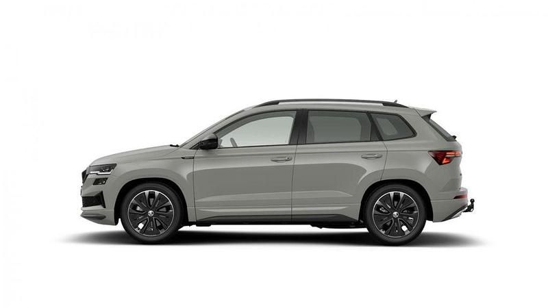 Neu Skoda Karoq SportLine 150 PS (110 kW) 2025 Stahlgrau SUV