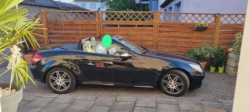 Schwarz Gebraucht 2006 Mercedes SLK200 Cabrio | 7.900 € (Guter Preis) - Bild 1/4