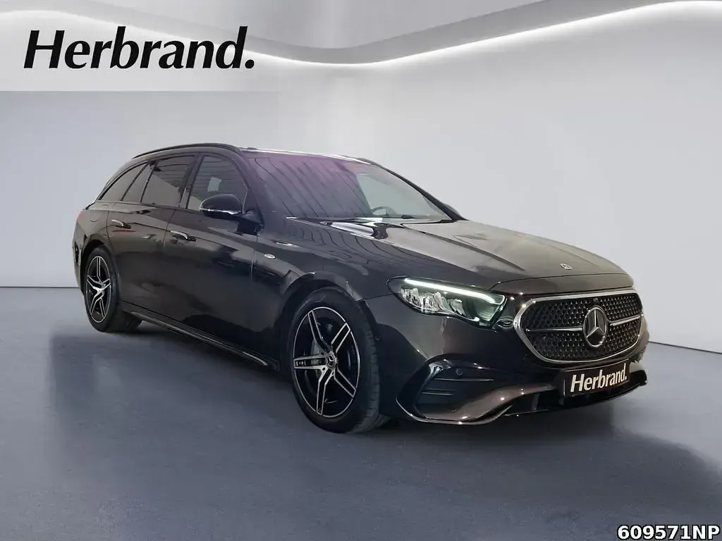 Gebraucht Mercedes E300 AMG 360 PS (264 kW) 2025 Grau Limousine