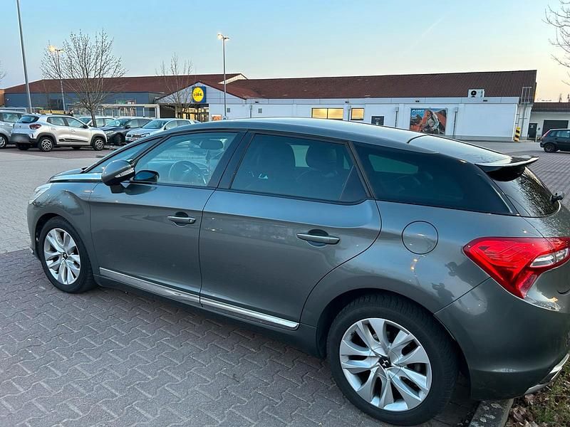 Gebraucht Citroën DS5 136 PS (100 kW) 2012 Grau Kleinwagen