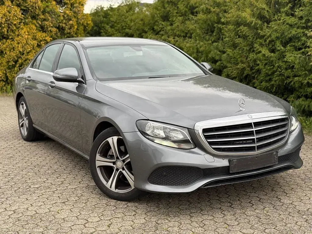Gebraucht Mercedes E220 194 PS (142 kW) 2016 Grau Limousine