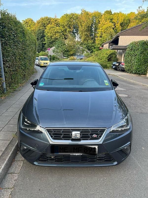 Grau Gebraucht 2019 Seat Ibiza FR Kleinwagen | 12.000 € (Guter Preis) - Bild 1/4
