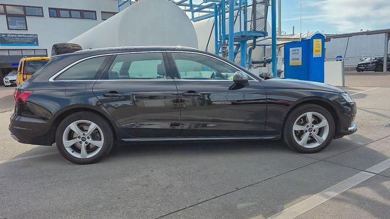 Schwarz Gebraucht 2021 Audi A4 Advanced Kombi | 24.999 € (Fairer Preis) - Bild 1/4