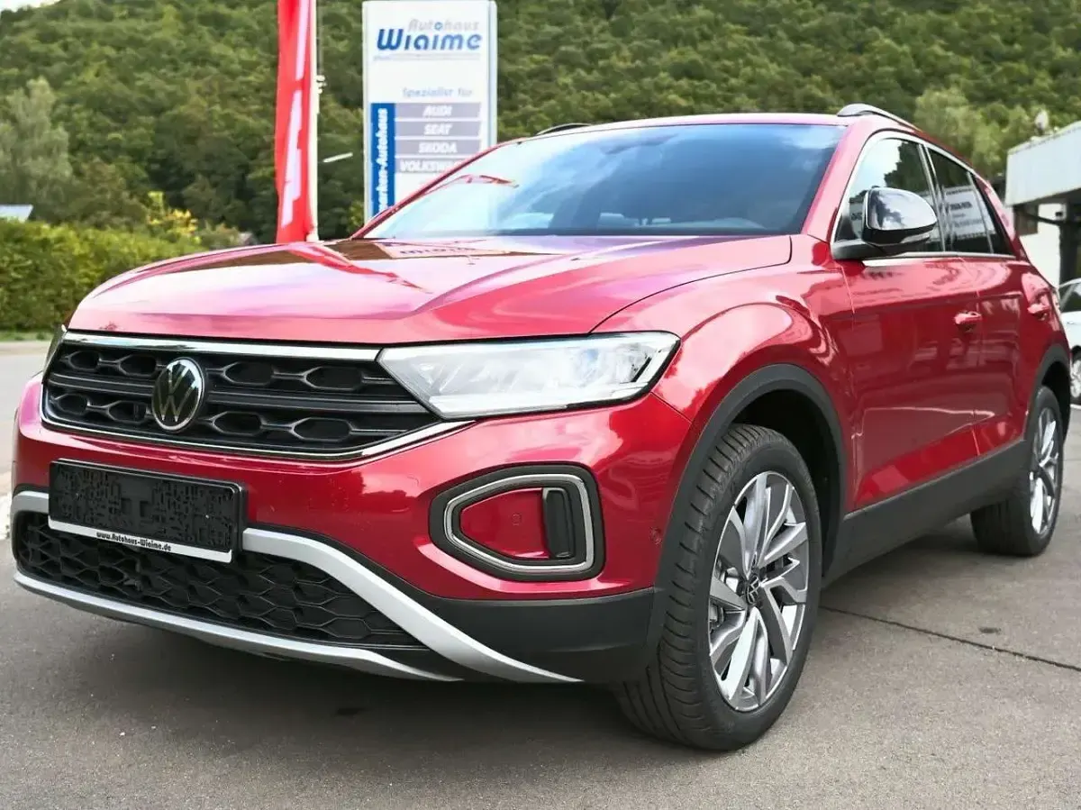 Neu VW T-Roc Goal 116 PS (85 kW) 2025 Kings red metallic SUV