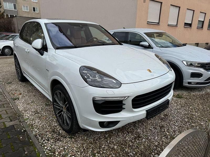 Weiß Gebraucht 2016 Porsche Cayenne SUV | 31.900 € (Etwas zu teuer) - Bild 1/4