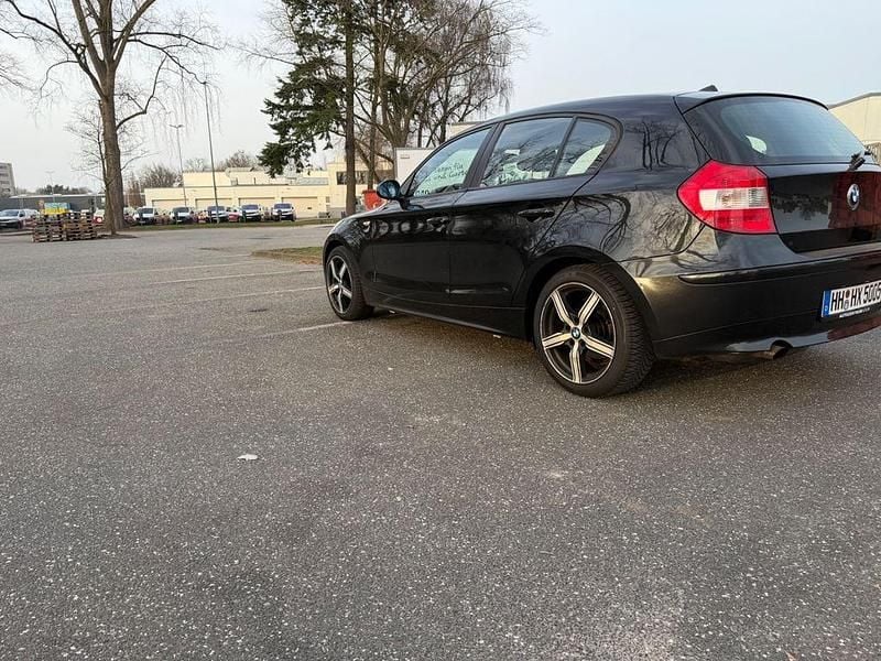 Gebraucht BMW 116 122 PS (89 kW) 2007 Schwarz Kleinwagen