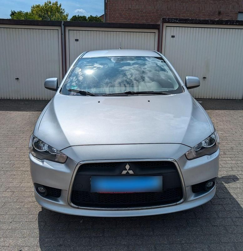 Gebraucht Mitsubishi Lancer Instyle 140 PS (102 kW) 2010 Grau Limousine