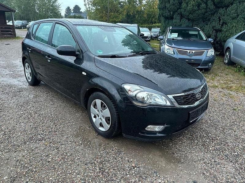 Gebraucht Kia Ceed Vision 90 PS (66 kW) 2011 Schwarz Kleinwagen