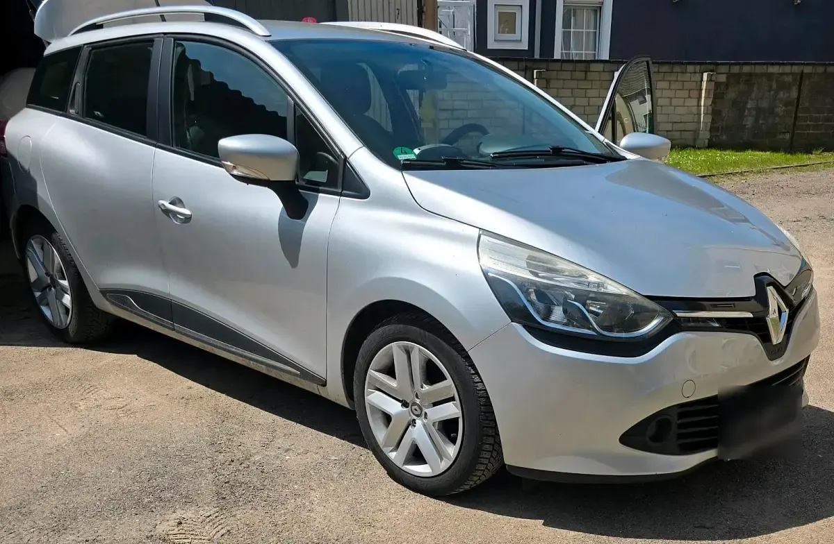 Gebraucht Renault Clio GrandTour 90 PS (66 kW) 2014 Silber Kombi
