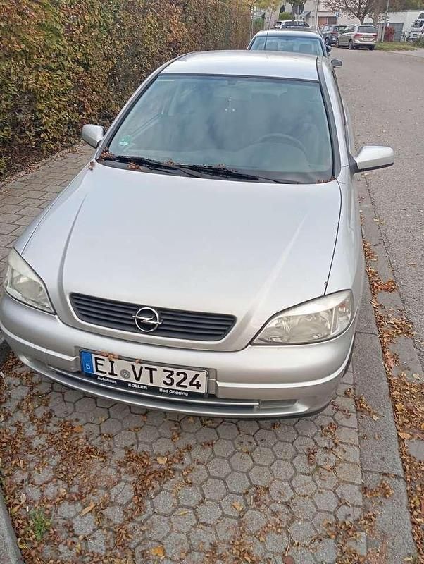 Gebraucht Opel Astra Selection 75 PS (55 kW) 2001 Silber Limousine