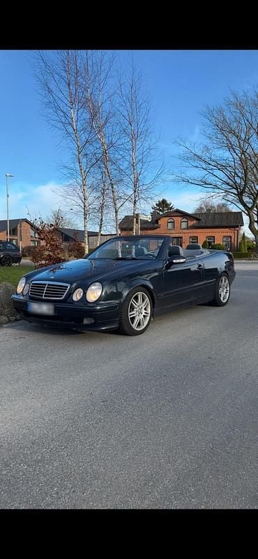 Gebraucht Mercedes CLK320 218 PS (160 kW) 2000 Blau Cabrio
