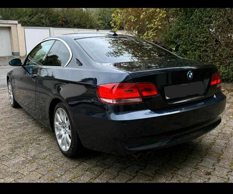 Gebraucht BMW 325 200 PS (147 kW) 2009 Blau Coupé