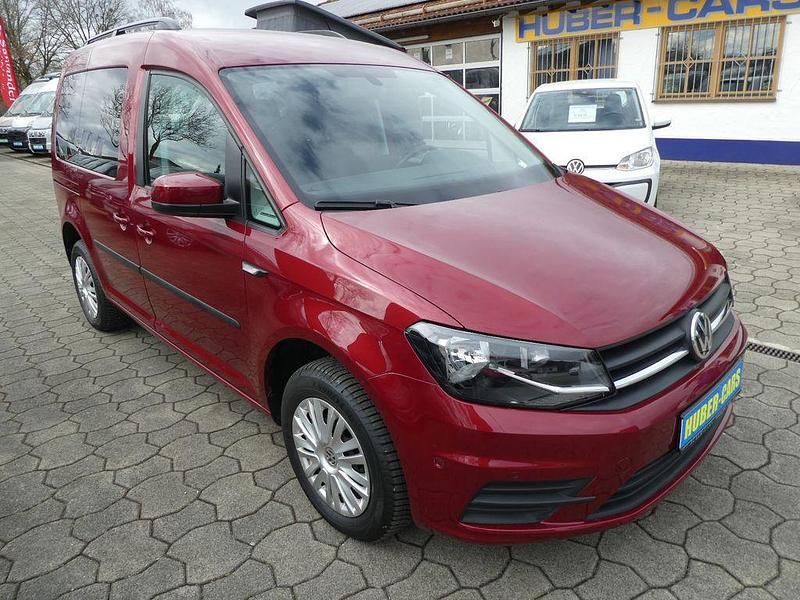 Gebraucht VW Caddy Trendline 102 PS (75 kW) 2020 Rot Van / Kleinbus