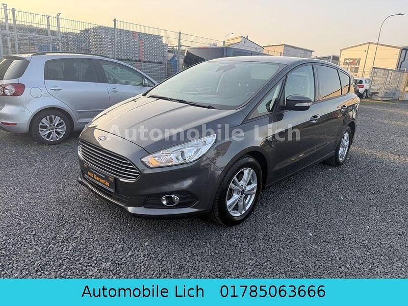 Grau Gebraucht 2017 Ford S-MAX Business Edition Van / Kleinbus | 15.299 € (Etwas zu teuer) - Bild 1/4