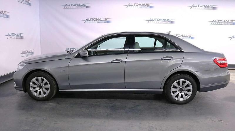 Gebraucht Mercedes E220 170 PS (125 kW) 2010 Palladiumsilber  metalliclack Limousine