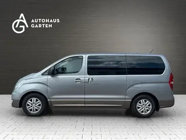 Gebraucht Hyundai H-1 170 PS (125 kW) 2015 Grau Van / Kleinbus