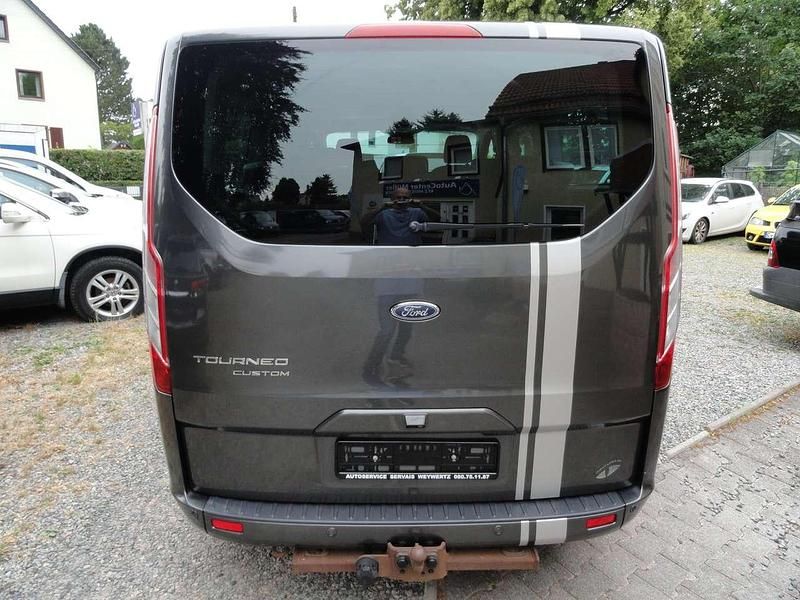 Gebraucht Ford Tourneo Titanium 131 PS (96 kW) 2016 Magneticgrau (metallic) Kombi