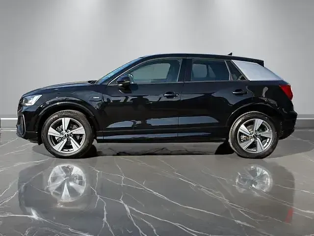 Gebraucht Audi Q2 S-Line 190 PS (139 kW) 2023 Mythosschwarz metallic SUV