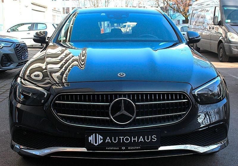 Gebraucht Mercedes E300 194 PS (142 kW) 2021 Grau Limousine