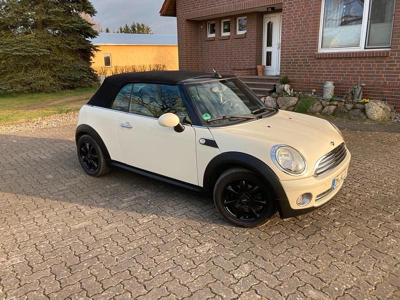 Gebraucht Mini Cooper Cabriolet 120 PS (88 kW) 2010 Weiß Cabrio