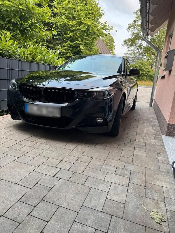 Schwarz Gebraucht 2019 BMW 330 M Sport Limousine | 25.500 € (Guter Preis) - Bild 1/4