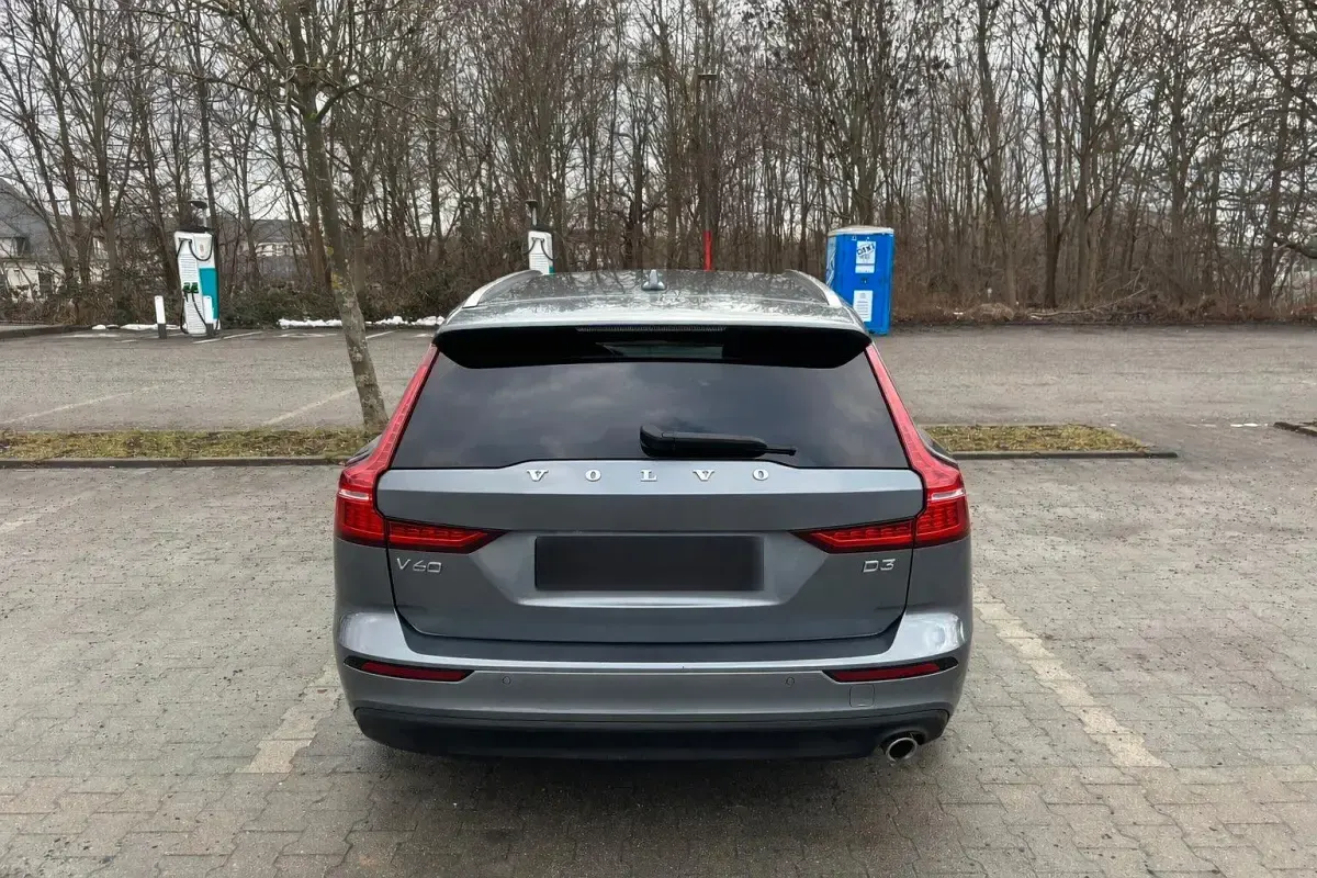 Gebraucht Volvo V60 150 PS (110 kW) 2018 Grau Kombi