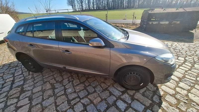 Gebraucht Renault Mégane III Initiale Paris 132 PS (97 kW) 2014 Grau Limousine
