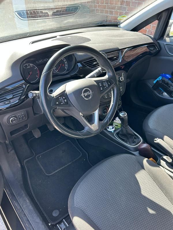 Second-hand Opel Corsa Active 90 CP (66 kW) 2017 Gri Hatchback