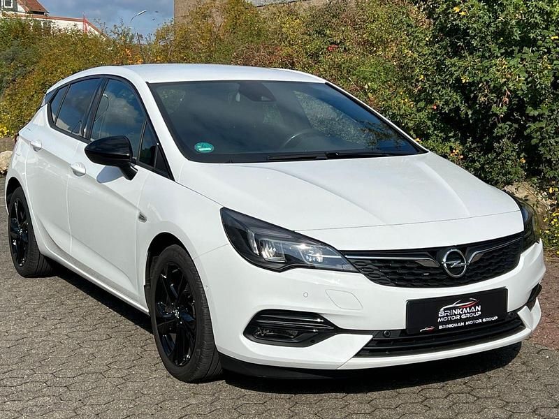 Weiß Gebraucht 2022 Opel Astra GS Line Kleinwagen | 14.695 € (Superpreis) - Bild 1/3