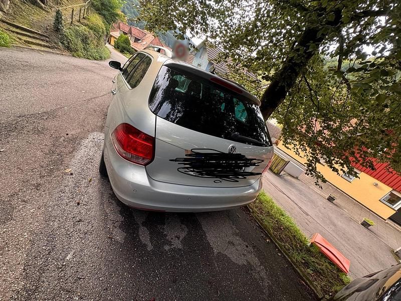 Gebraucht VW Golf VI 86 PS (63 kW) 2011 Andere farben Kleinwagen