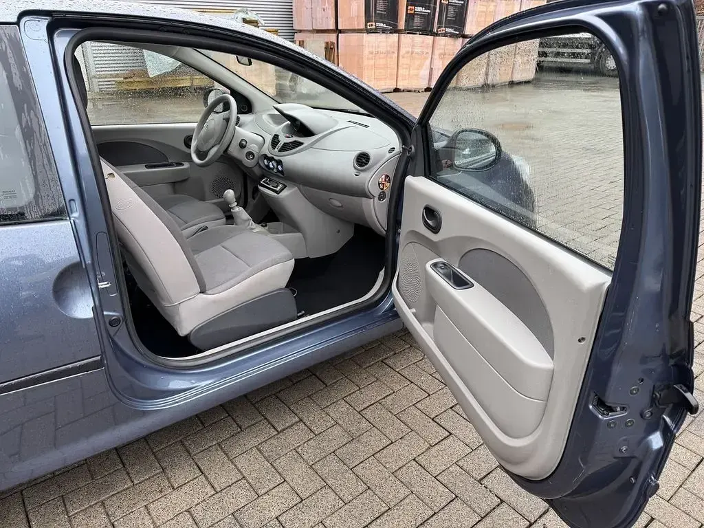Gebraucht Renault Twingo Expression 58 PS (42 kW) 2009 Grau Kleinwagen