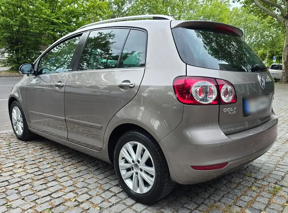Gebraucht VW Golf Plus Cross 84 PS (61 kW) 2011 Braun Van / Kleinbus