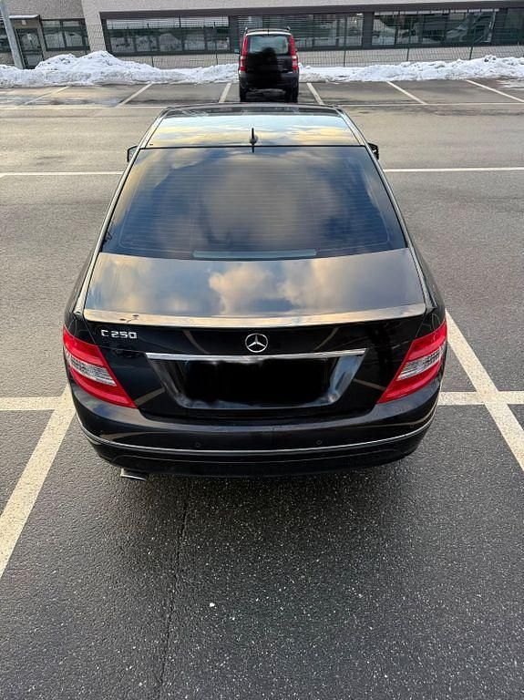 Gebraucht Mercedes C250 204 PS (150 kW) 2011 Schwarz Limousine