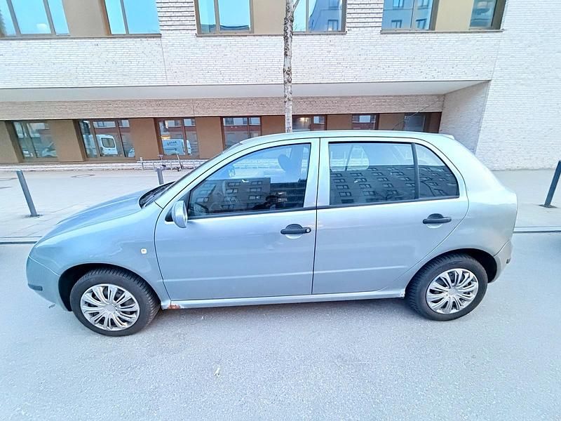 Gebraucht Skoda Fabia 75 PS (55 kW) 2004 Silber Limousine