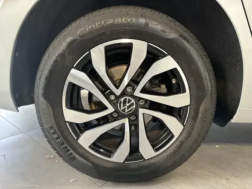 Gebraucht VW Touran Active 150 PS (110 kW) 2023 Reflexsilber Van / Kleinbus
