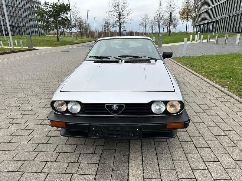 Gebraucht Alfa Romeo GTV 131 PS (96 kW) 1983 Silber Coupé
