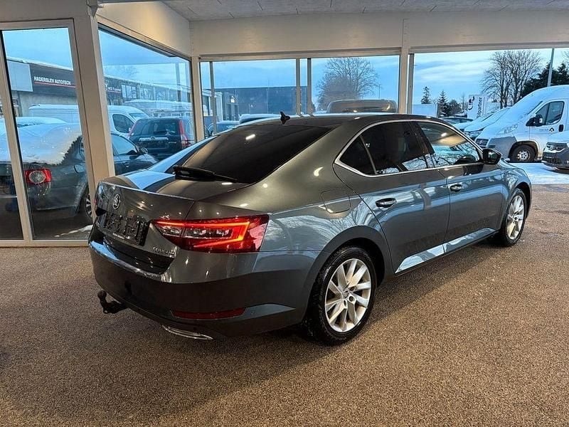 Gebraucht Skoda Superb 2017 Grau Limousine