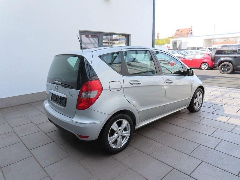 Gebraucht Mercedes A160 95 PS (69 kW) 2009 Silber Limousine