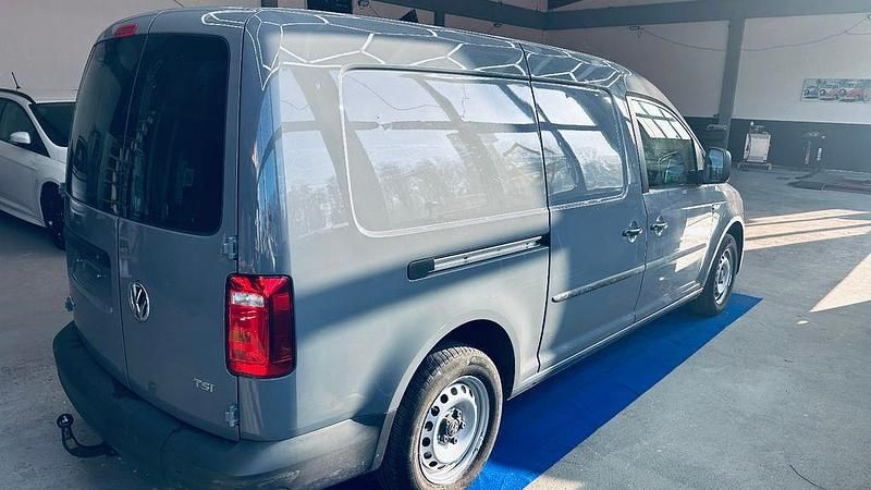 Gebraucht VW Caddy Maxi 102 PS (75 kW) 2017 Grau Van / Kleinbus