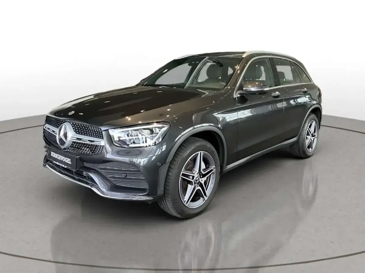 Gebraucht Mercedes GLC300 AMG line 211 PS (155 kW) 2021 Metalliclack graphitgrau (metallic) SUV