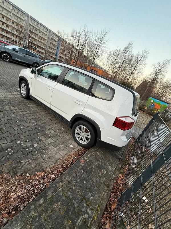 Gebraucht Chevrolet Orlando 160 PS (117 kW) 2012 Weiß Van / Kleinbus