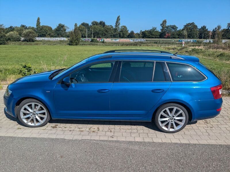 Blau Gebraucht 2016 Skoda Octavia Joy Kombi | 10.499 € (Superpreis) - Bild 1/4