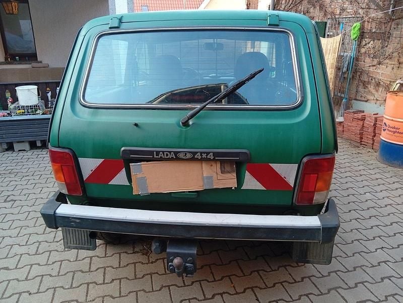 Gebraucht Lada niva 83 PS (61 kW) 2013 Grün SUV