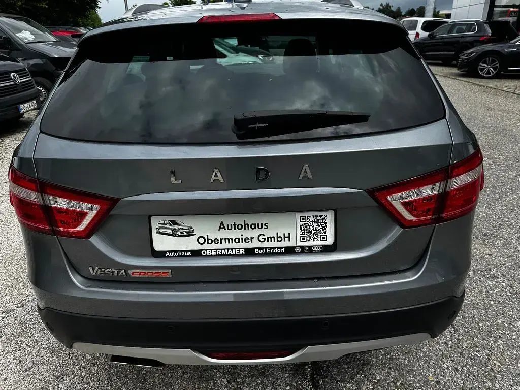 Gebraucht Lada Vesta 102 PS (75 kW) 2020 Grau Limousine